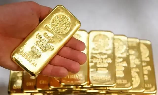 Gold Slides 17% in Canadian Dollar Terms, Pressuring TSX Mining Stocks